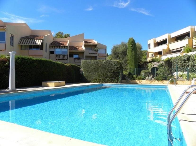Studio Avec Piscines A 500M De La Plage Bandol Exterior photo